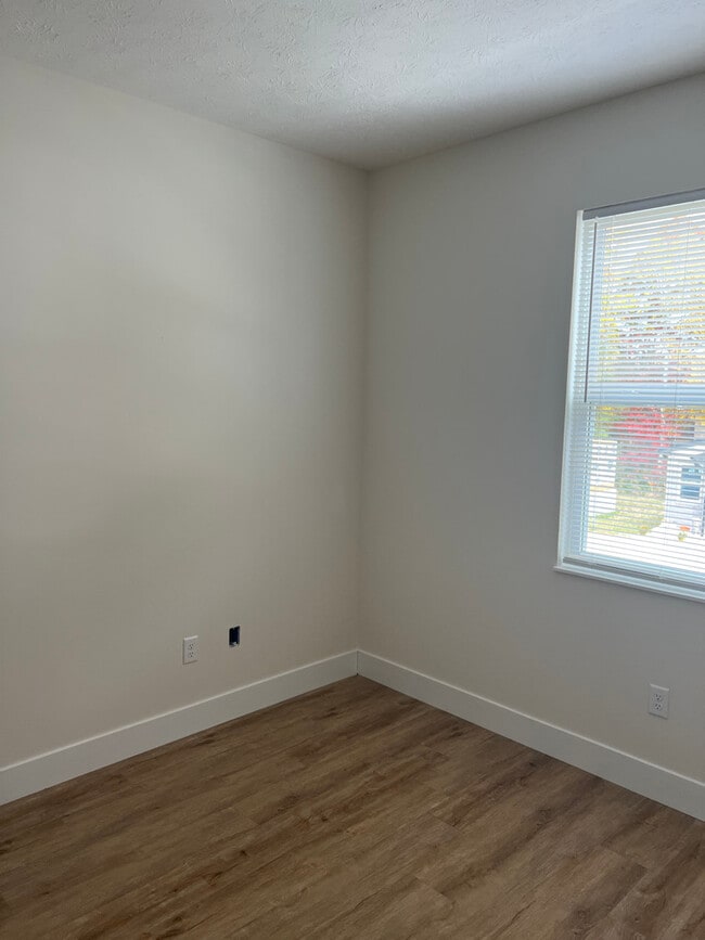 Building Photo - 809 Courtyard Ln