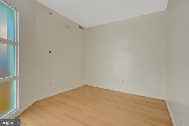 Building Photo - 2720 S Arlington Mill Dr