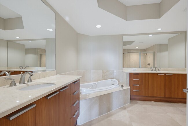 Building Photo - 241 Riverside Dr