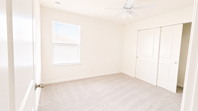 Building Photo - Spacious 2 Story Home - 4BR/ 2.5BA/ 2 Car Garage in Parrish