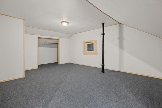 Building Photo - 113 Dell St