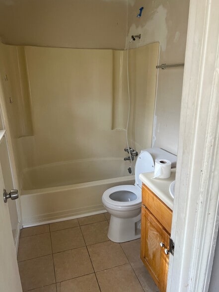 Building Photo - 2311 Bermuda Run Ct