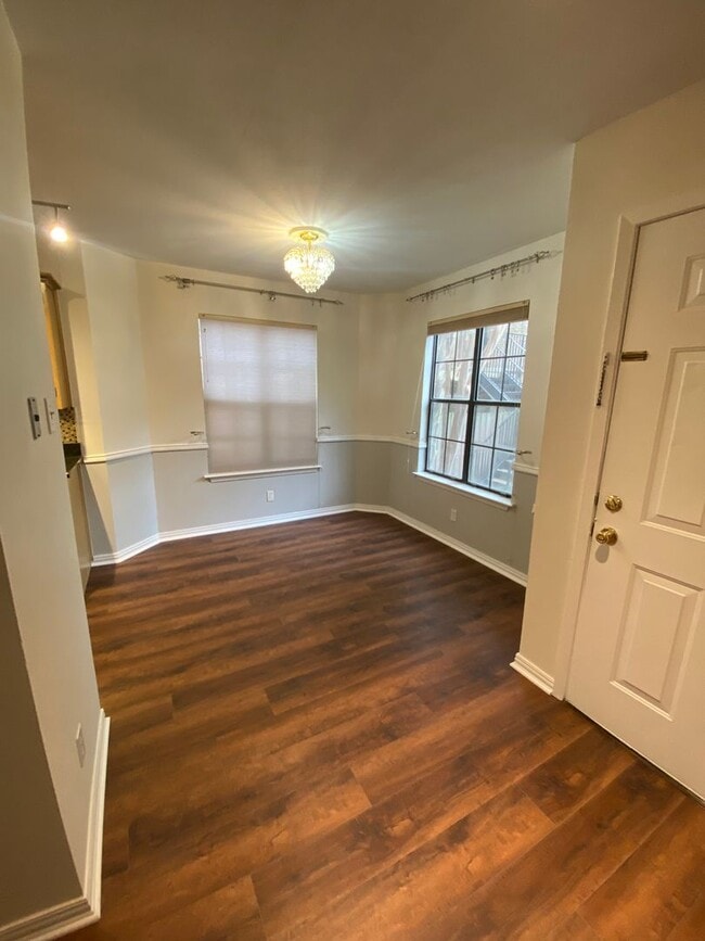 Building Photo - 2906 West Ave