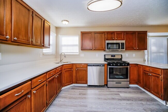 Building Photo - 6134 Northcliff Blvd