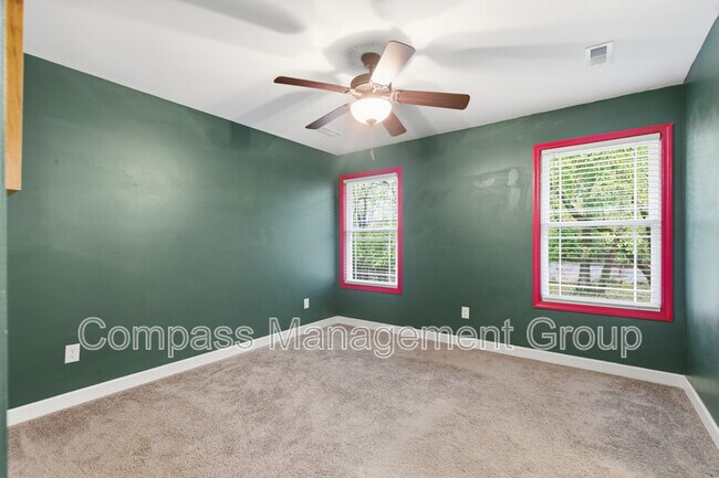 Building Photo - 3104 Husky Way