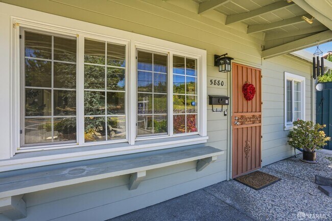 Building Photo - 5880 Olinda Rd