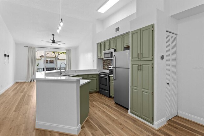 Building Photo - 604 Arbor Lake Ln