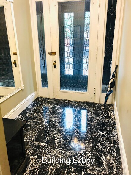 Building Photo - 24 E Eager St