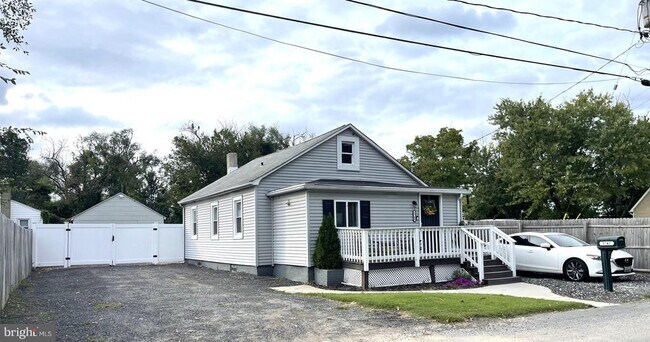 Building Photo - 1742 Marley Ave
