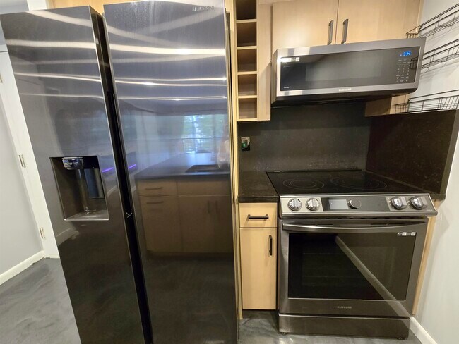 Building Photo - 55 Clinton Pl