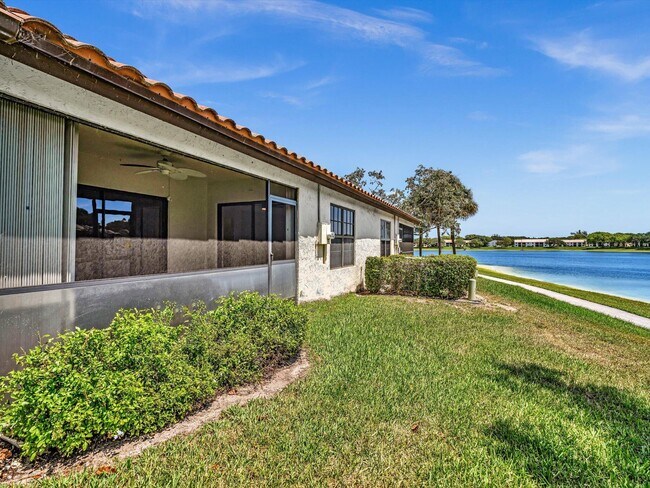 Building Photo - 330 Eastwood Terrace