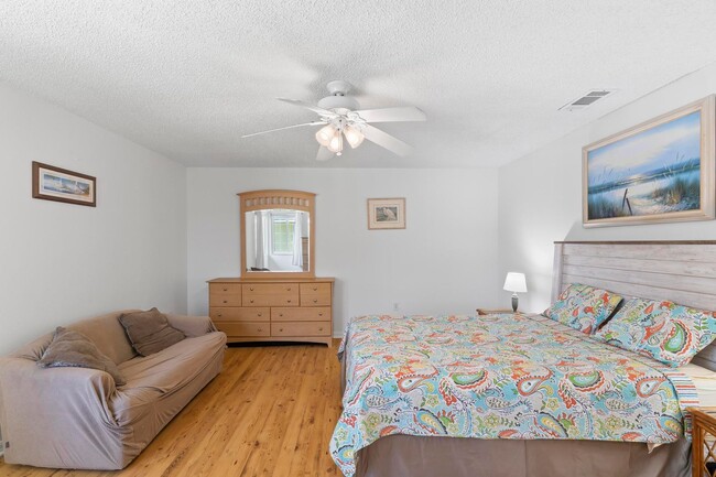 Building Photo - Fully Furnished Long Term Rental