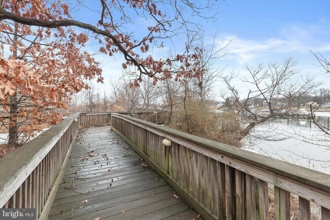 Building Photo - 304 Sweetbay Rd