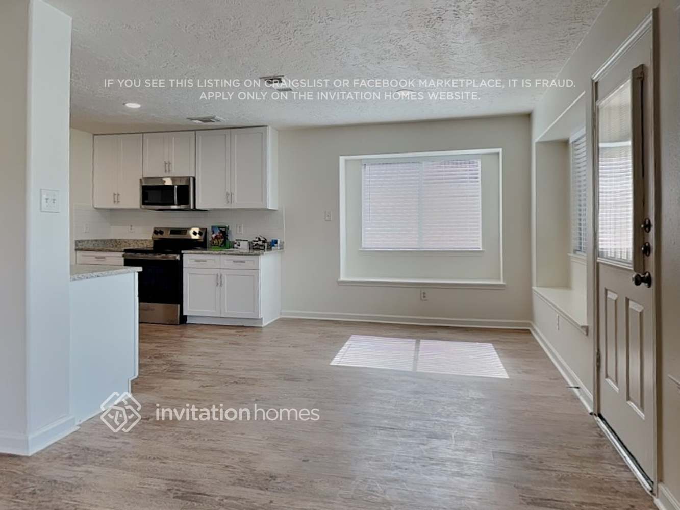 Building Photo - 28631 Hidden Lake W