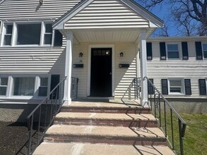 Building Photo - 34 Booth St