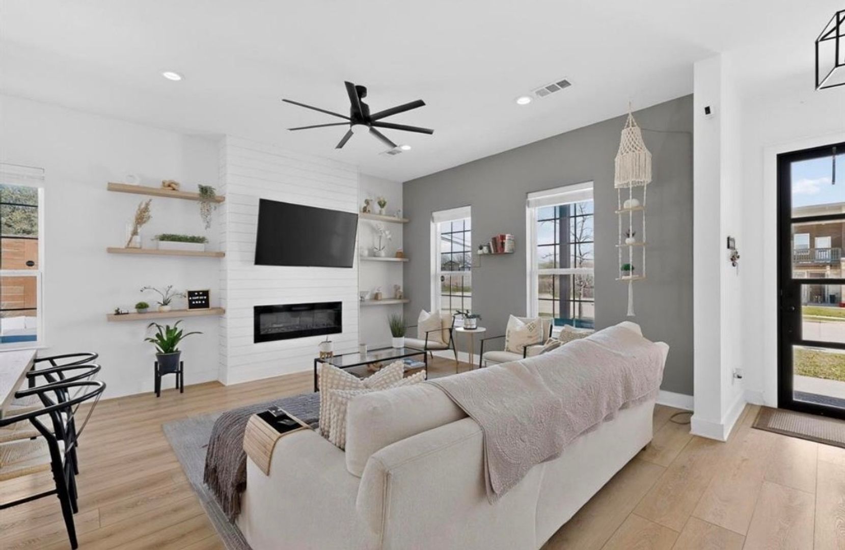 Building Photo - 3889 Sam Cir