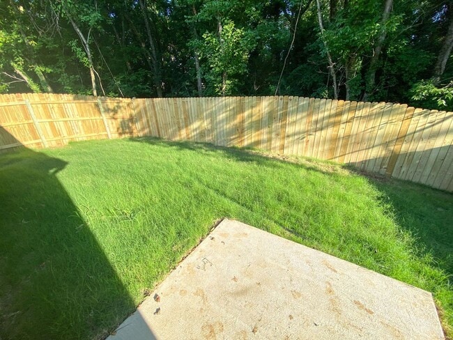 Building Photo - 3 bedroom, 2.5 bath, Built in 2022, close ...