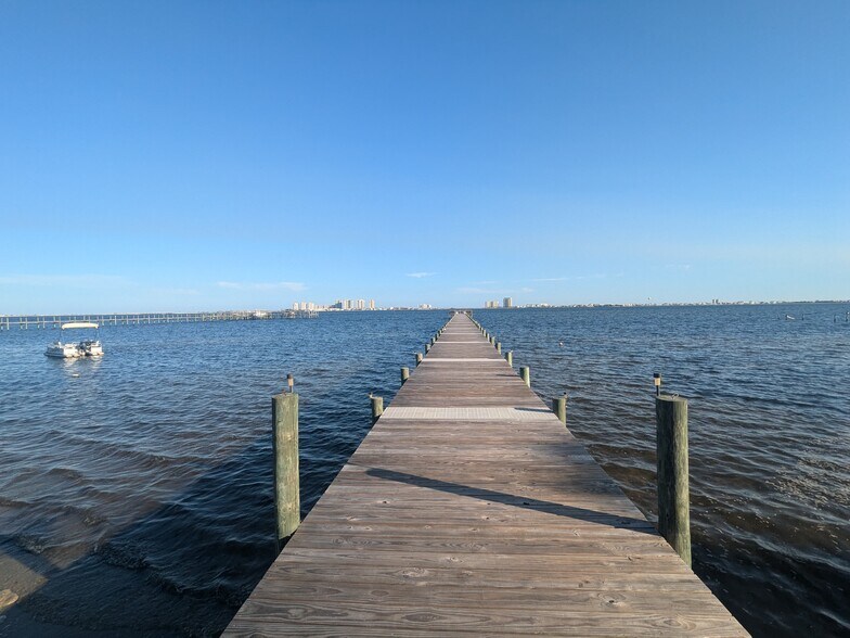 Building Photo - 8253 Navarre Pky