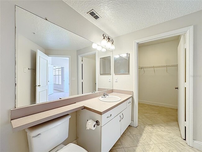 Building Photo - 5560 Metrowest Blvd