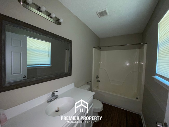 Building Photo - Charming 3BR/2BA in Raleigh | Hardwood Floors & Large Fenced Backyard