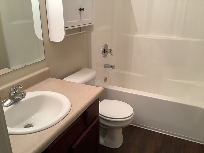 Building Photo - 681 Bridgebend Run