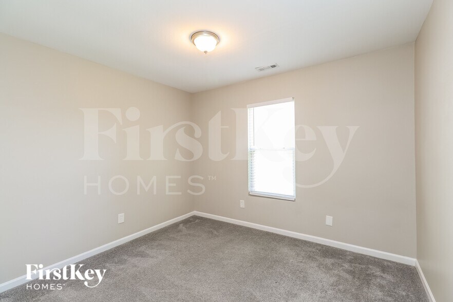 Building Photo - 7307 Woodbourne Ln