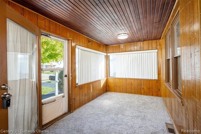 Building Photo - 26361 Parkington St