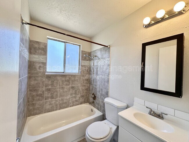 Building Photo - 2241 Dawson Cir