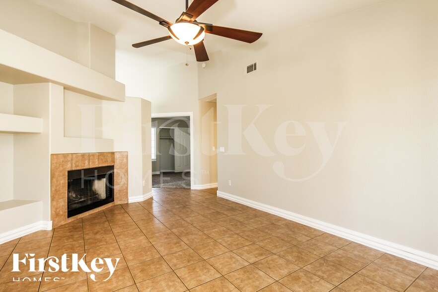 Building Photo - 15077 N 85th Ave