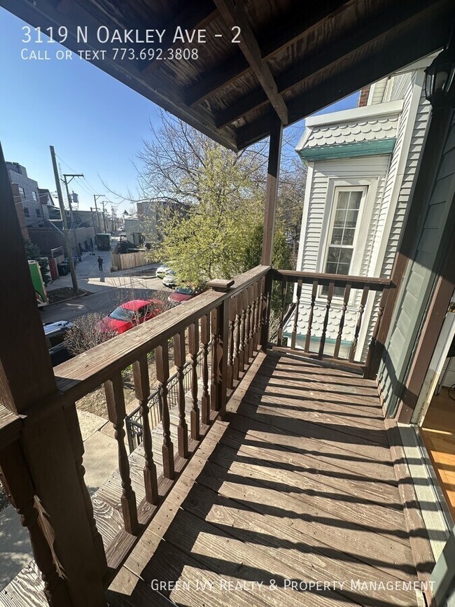 Building Photo - 3119 N Oakley Ave