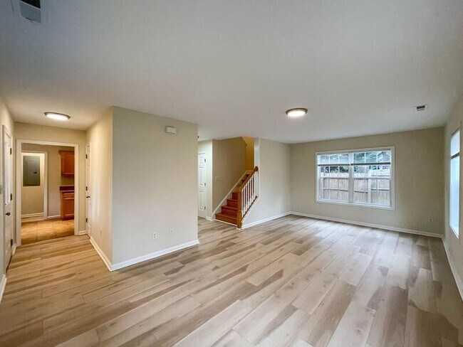 Building Photo - 101 Telfare Ln