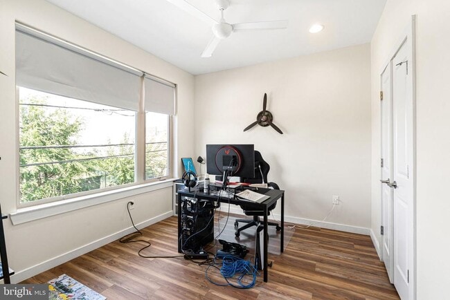 Building Photo - 2663 Amber St