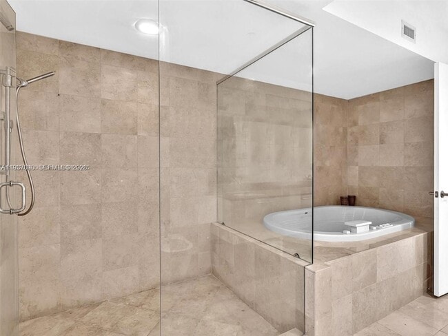 Building Photo - 17201 Collins Ave