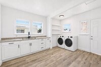 Building Photo - 1510 W 52nd St