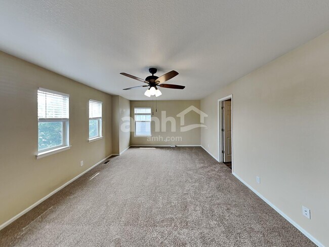 Building Photo - 124 N Flat Rock St