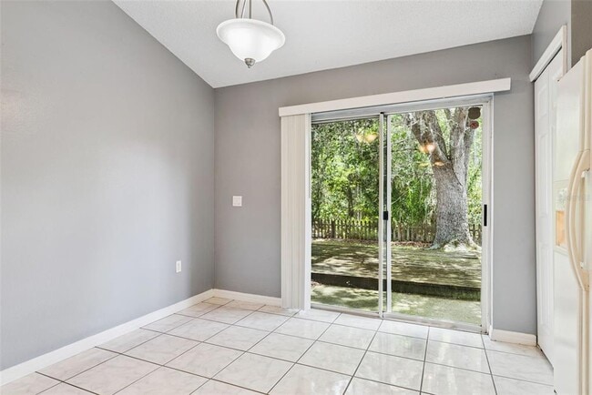 Building Photo - 3308 Erskine Dr
