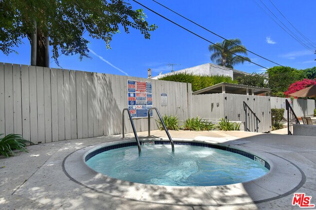 Building Photo - 4443 Ventura Canyon Ave