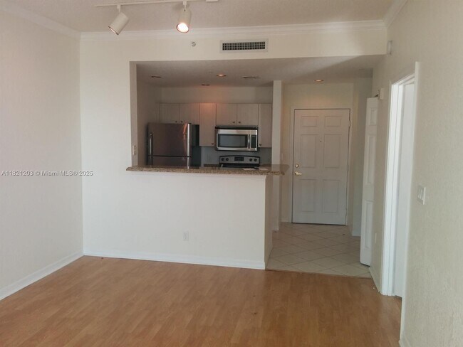 Building Photo - 1801 N Flagler Dr
