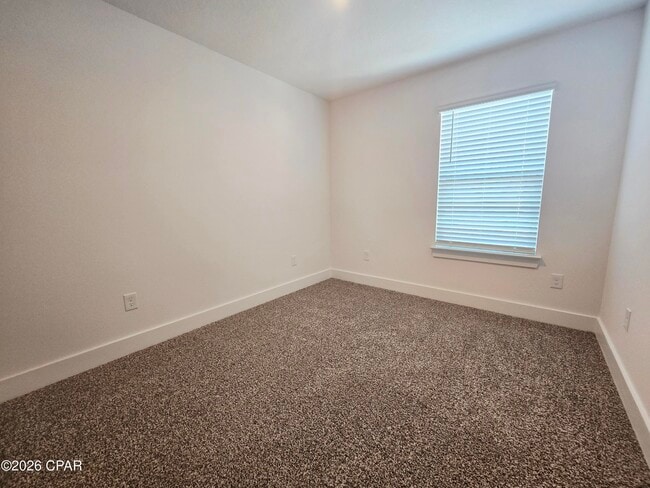 Building Photo - 396 Salt Creek Lane