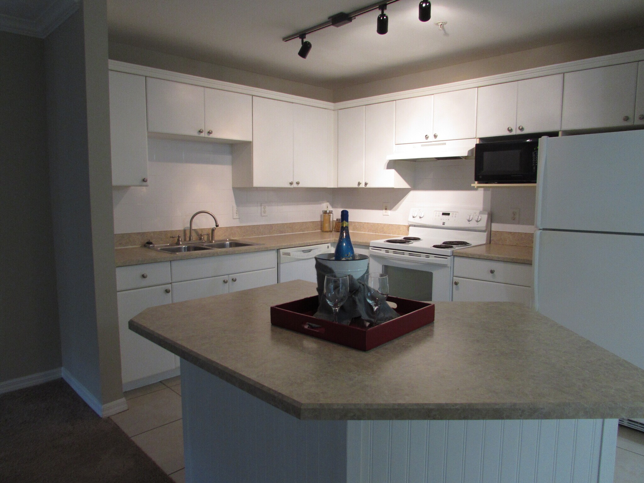 Building Photo - 3591 Kernan Blvd S