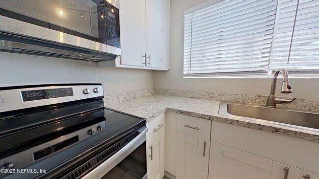 Building Photo - 1436 Le Baron Ave