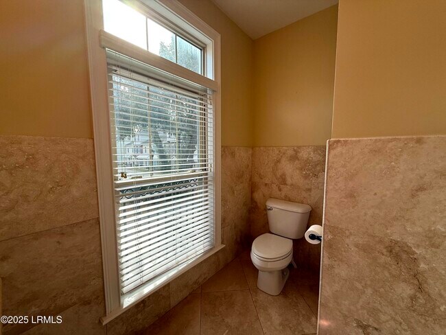 Building Photo - 54 Battery Crk Clb Dr