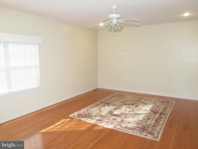 Building Photo - 138 Megan Dr