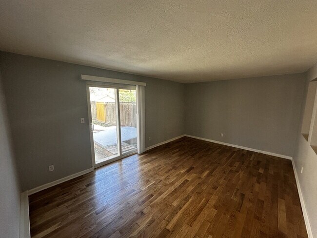Building Photo - "Charming 2-Bed Retreat with Hardwood Floors in Golden, CO!"