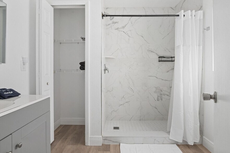 Building Photo - 919 Ave S SE