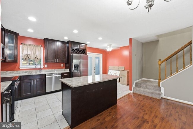 Building Photo - 10703 Campus Way S