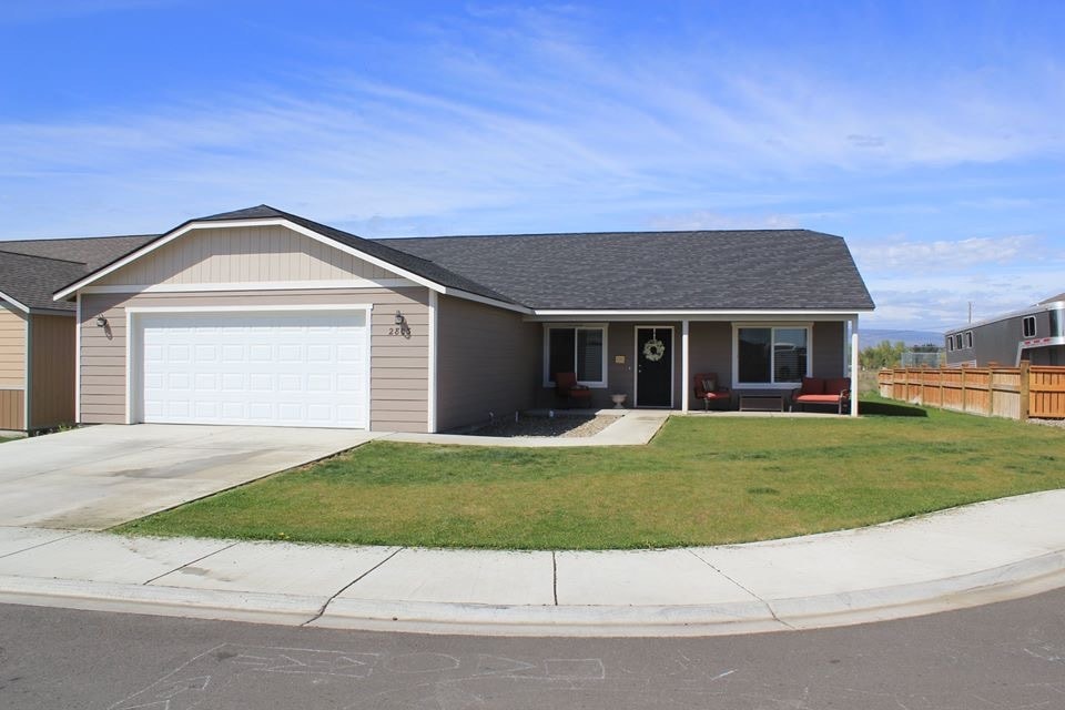 Well maintained home on culdesac! - 2803 Susie Ct
