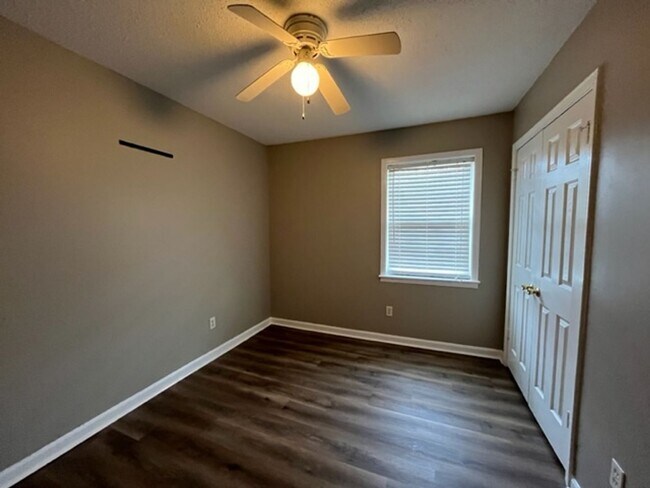Building Photo - Renovated 3 Bedroom 1 Bath Home for Rent!