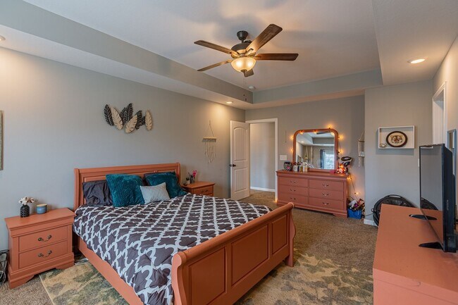 Building Photo - Pet Friendly Three Bedroom!