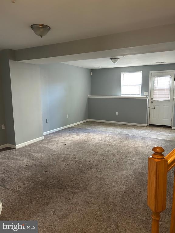 Building Photo - 9602 Woodview Dr